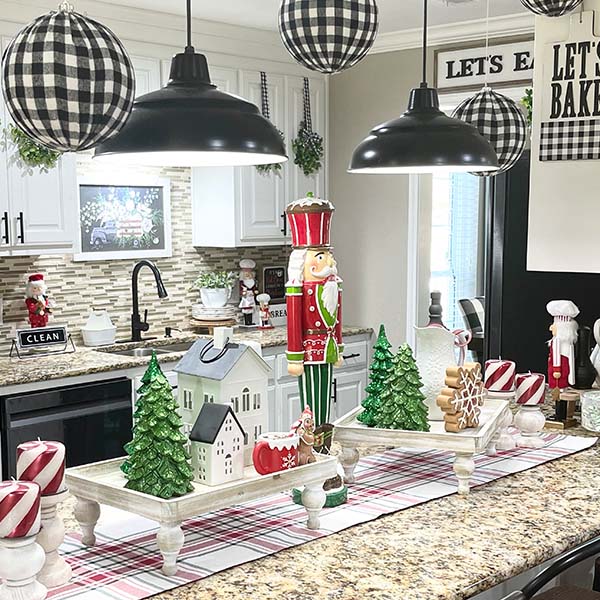 Sovrik Height Stand with Wooden Legs, Set of 2