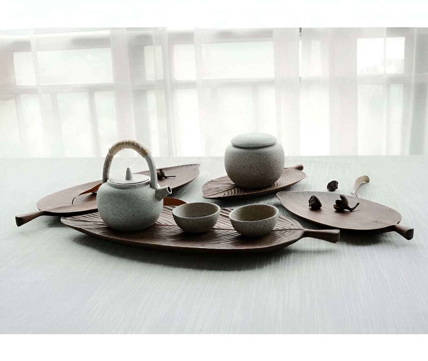 Sovrik Wooden Decoration Leaf Tray