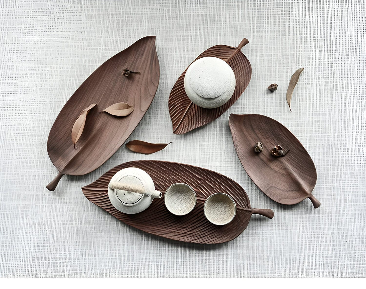 Sovrik Wooden Decoration Leaf Tray