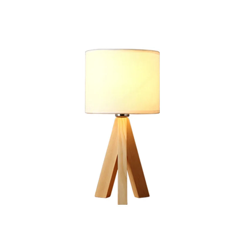 Sovrik – Modern table lamp made of wood