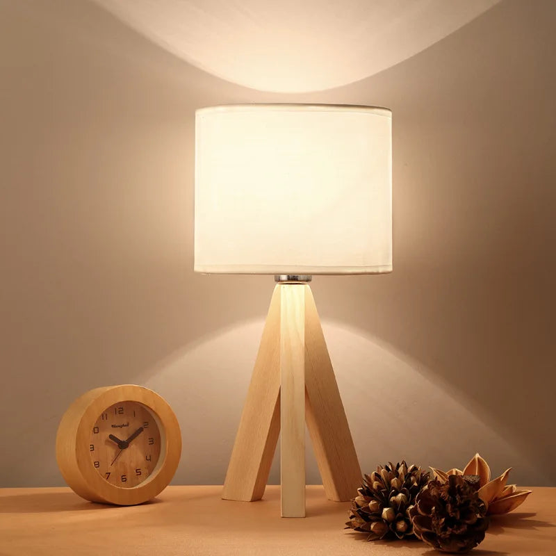 Sovrik – Modern table lamp made of wood