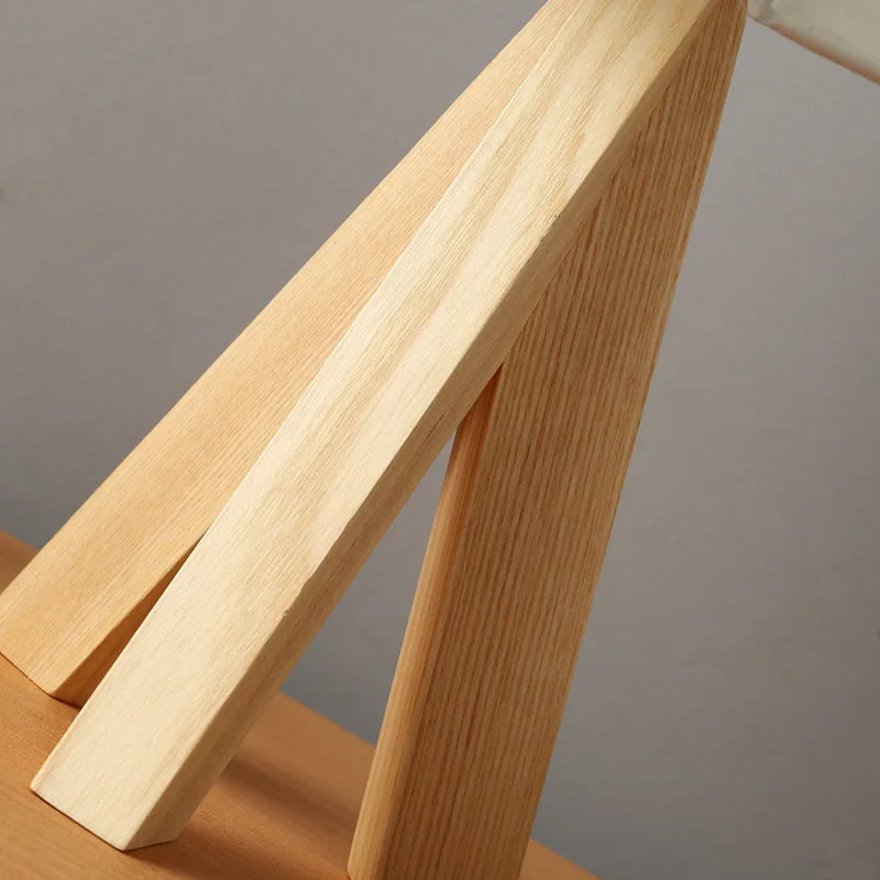 Sovrik – Modern table lamp made of wood