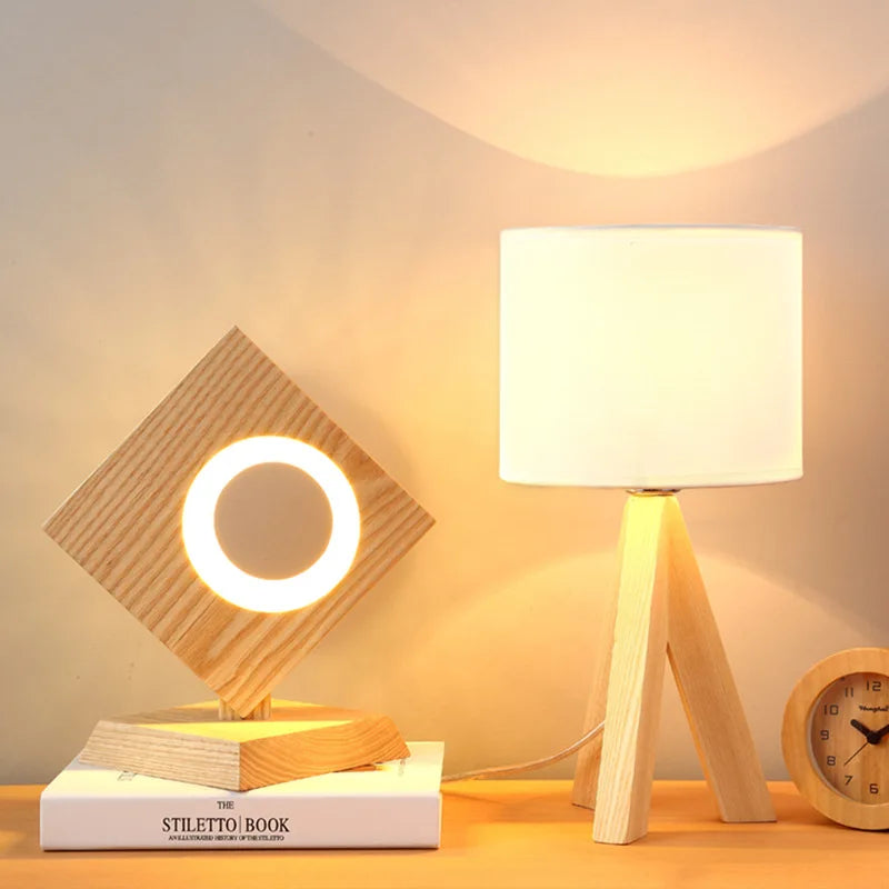 Sovrik – Modern table lamp made of wood
